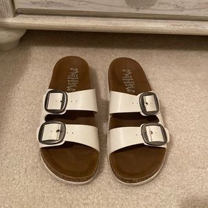 Sandals size 6